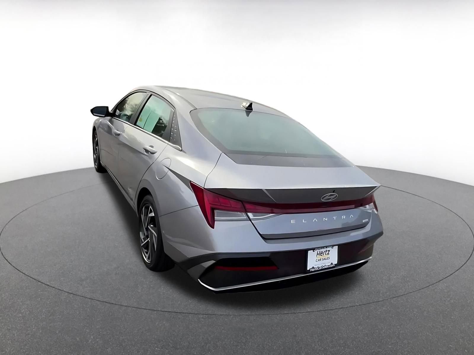 Thumbnail: 2025 Hyundai Elantra - 11