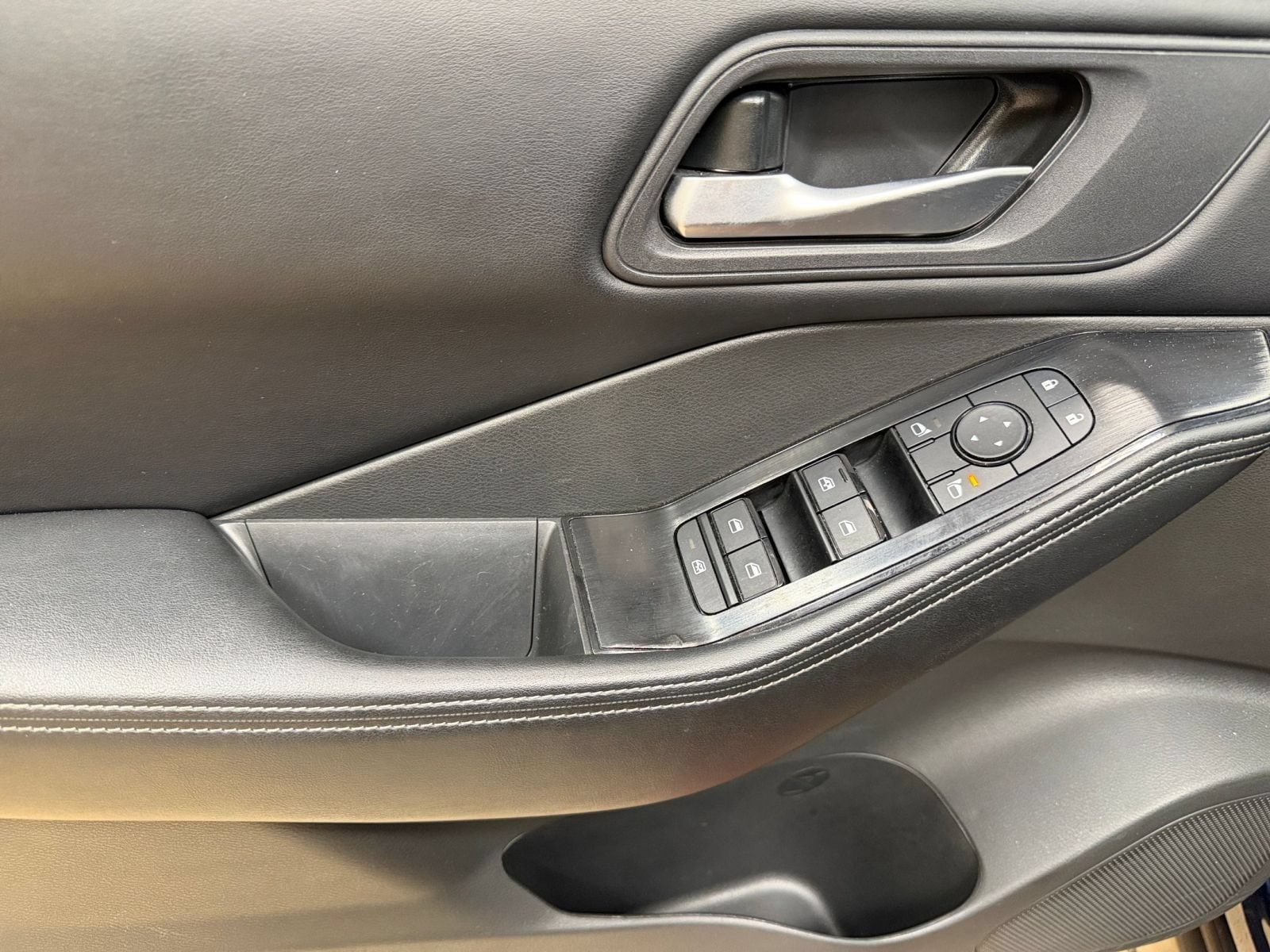 Thumbnail: 2025 Nissan Rogue - 18