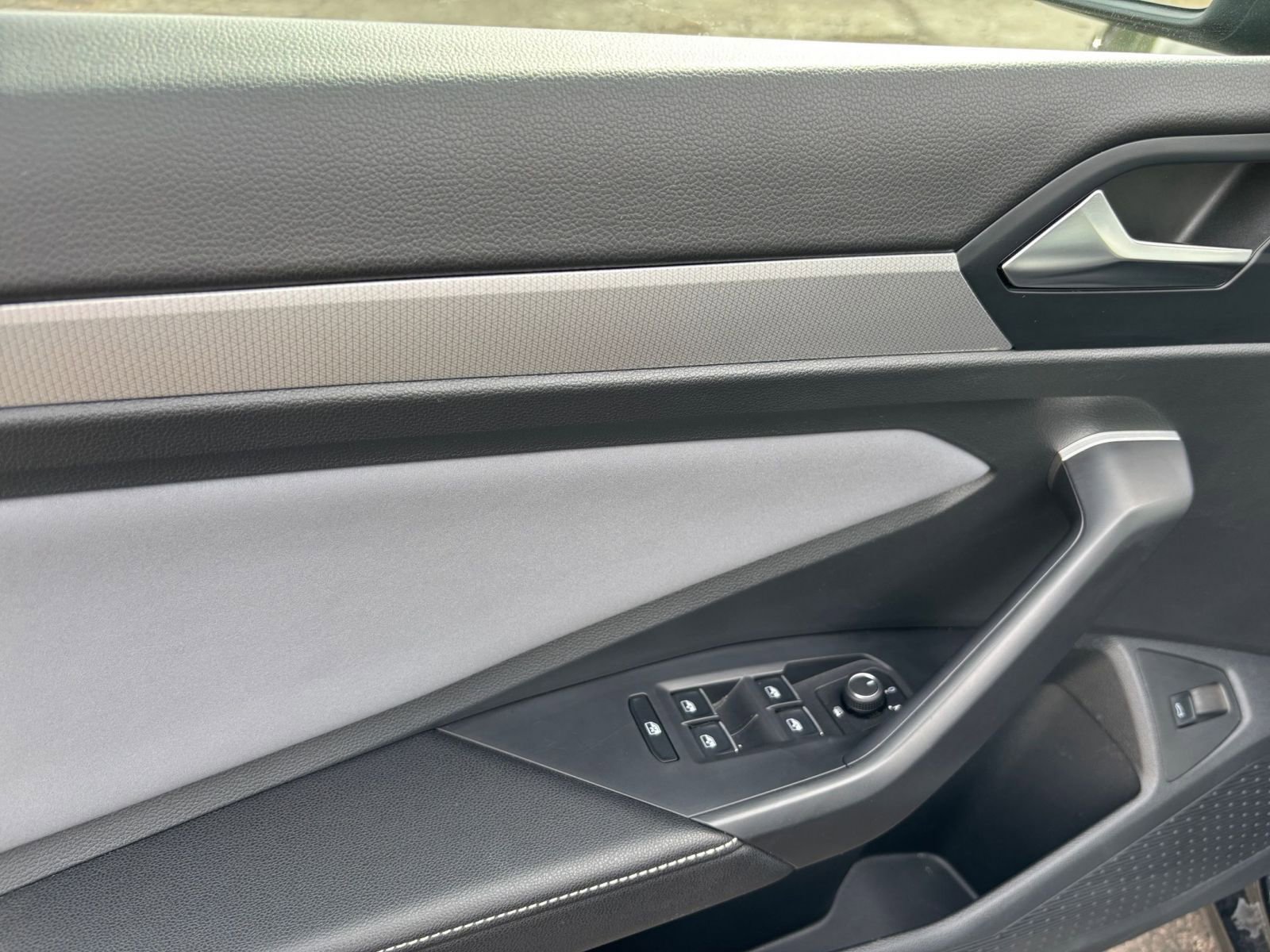 Thumbnail: 2025 Volkswagen Jetta - 20