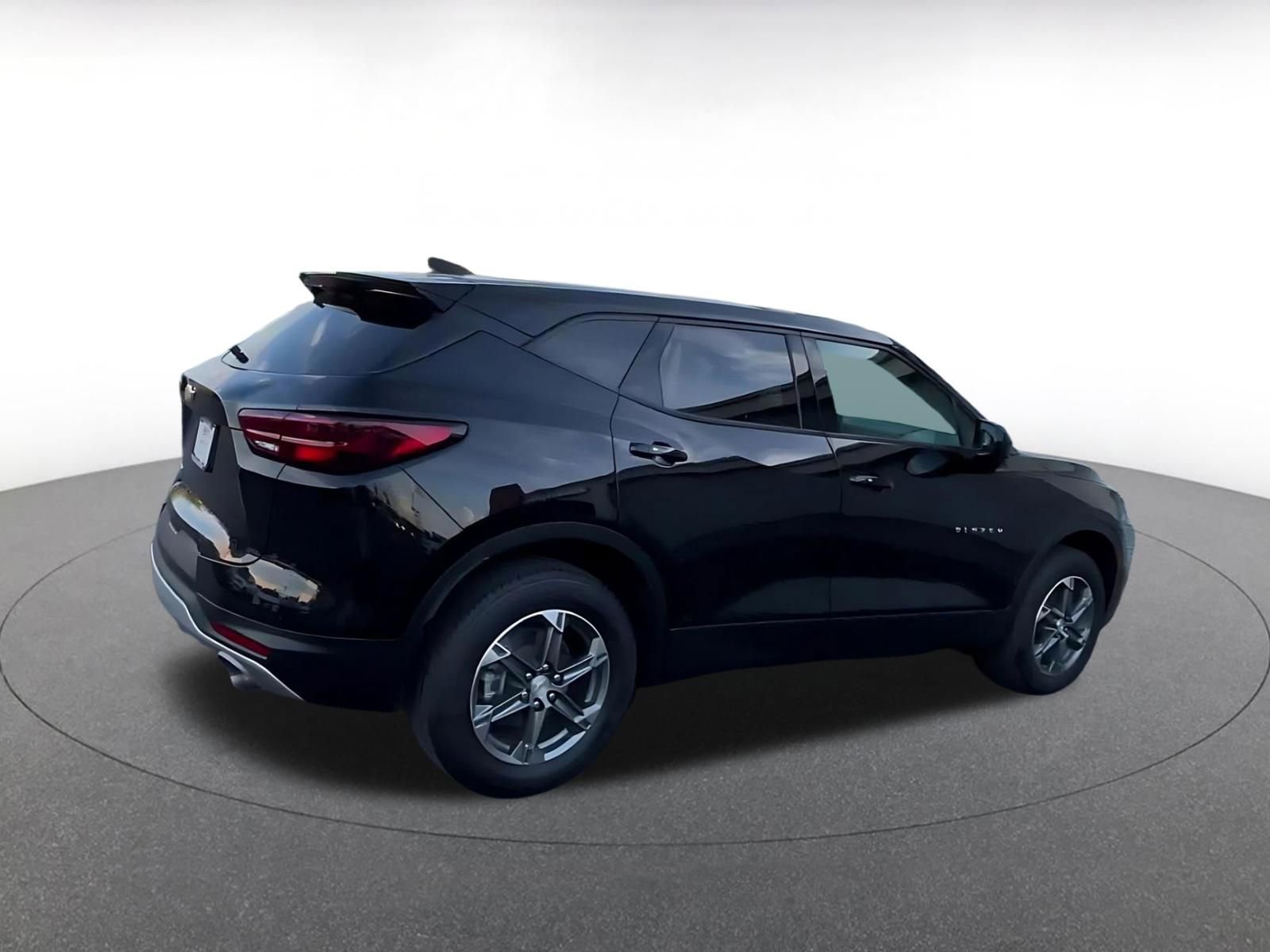 Thumbnail: 2025 Chevrolet Blazer - 15