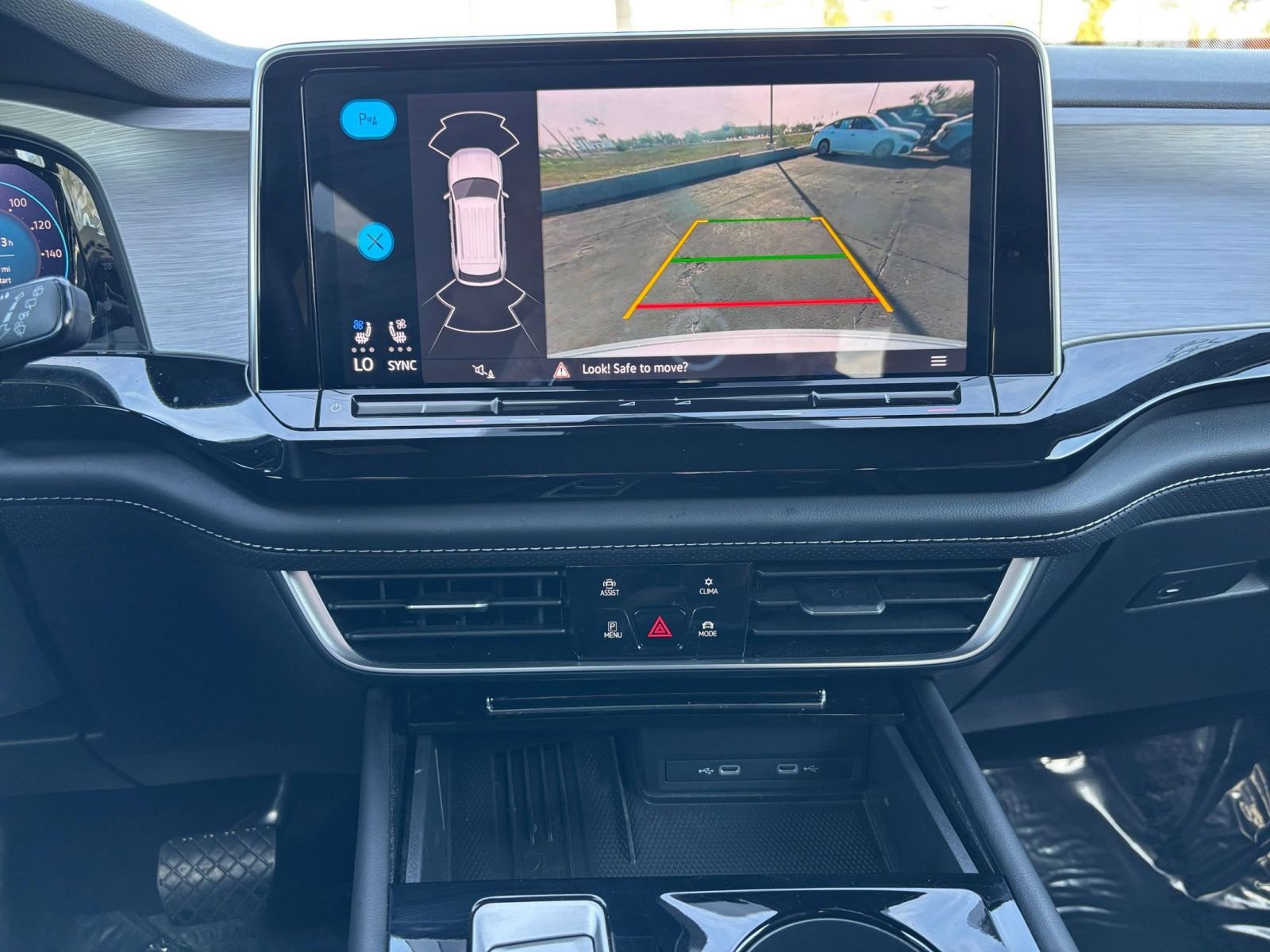 Thumbnail: 2025 Volkswagen Atlas - 17