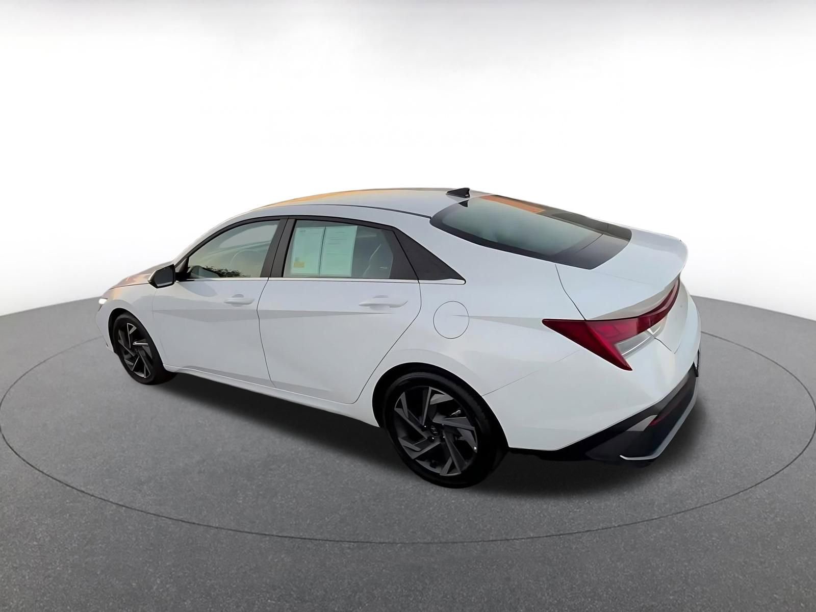 Thumbnail: 2025 Hyundai Elantra - 10