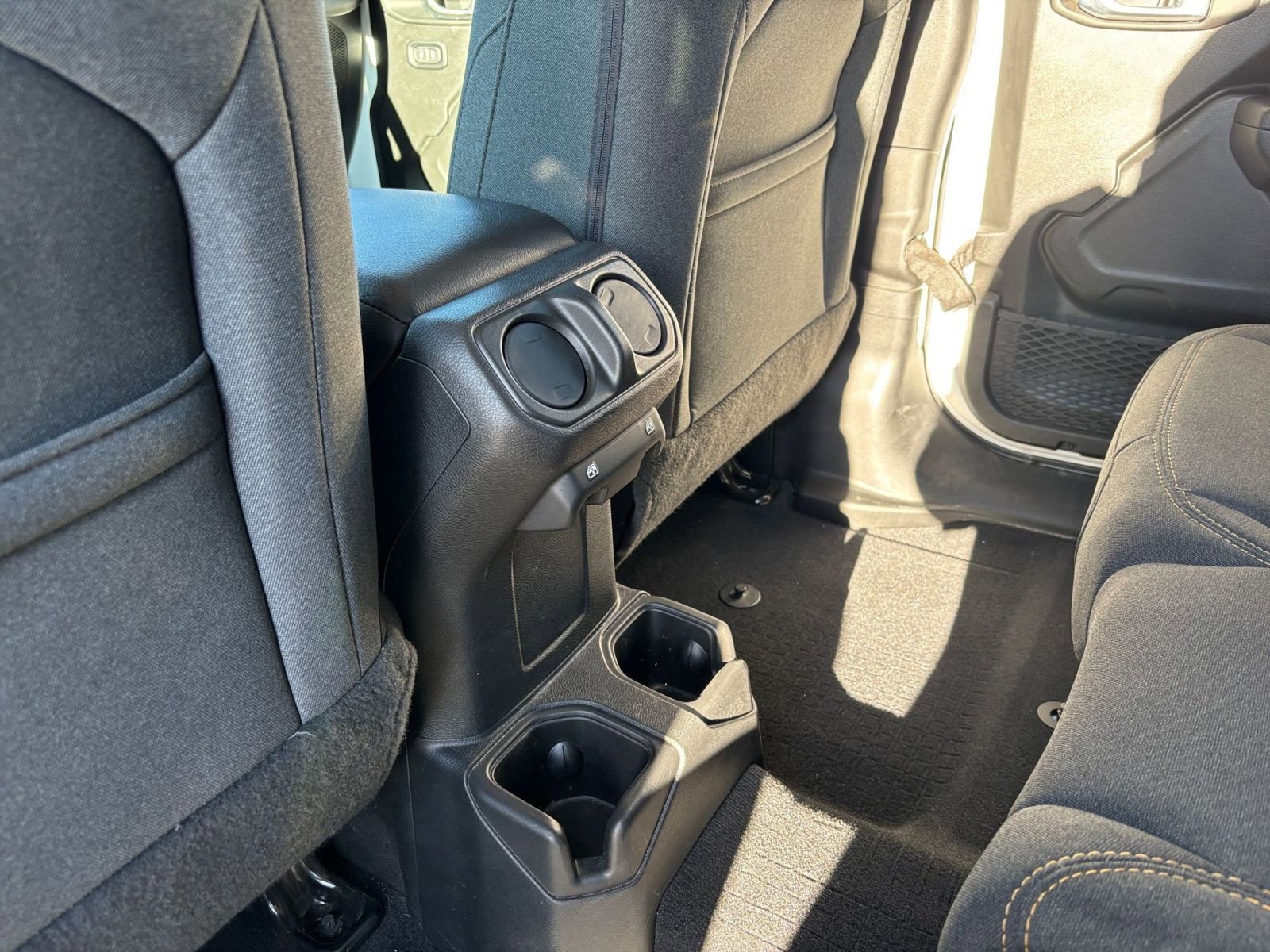 Thumbnail: 2025 Jeep Wrangler - 23