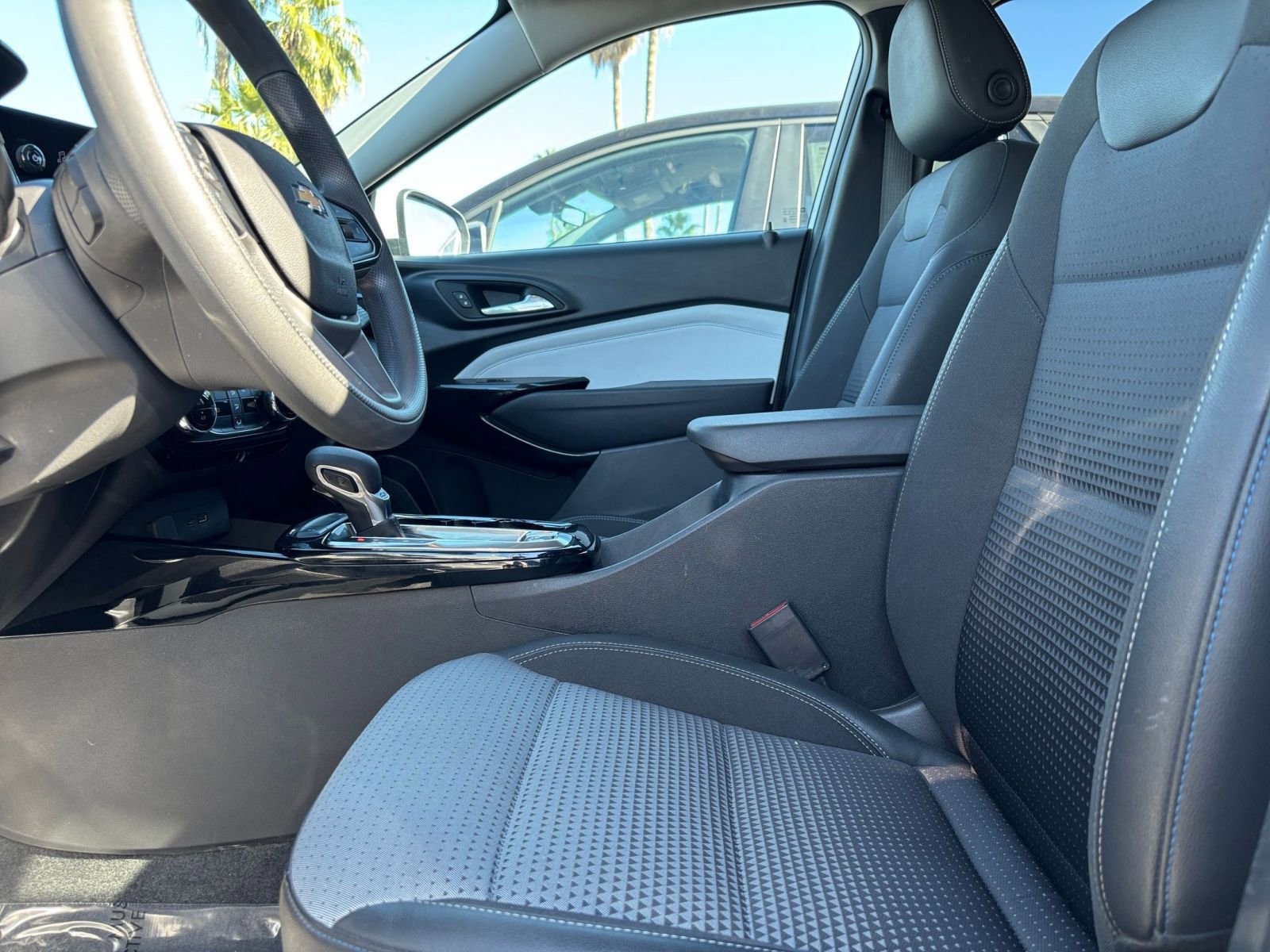 Thumbnail: 2025 Chevrolet Trax - 25