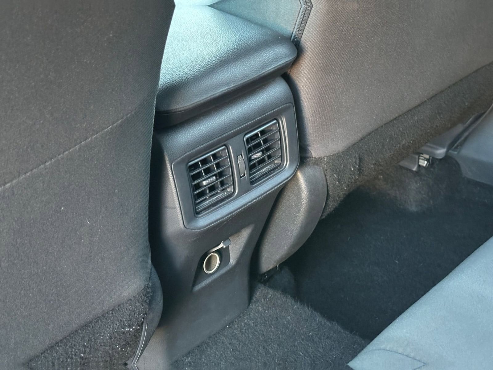 Thumbnail: 2025 Toyota RAV4 - 23