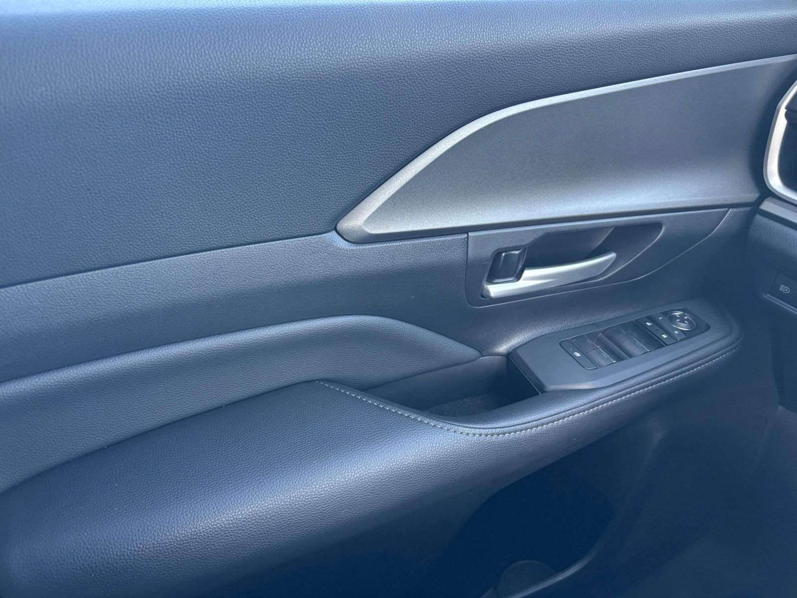 Thumbnail: 2025 Toyota Grand Highlander - 18