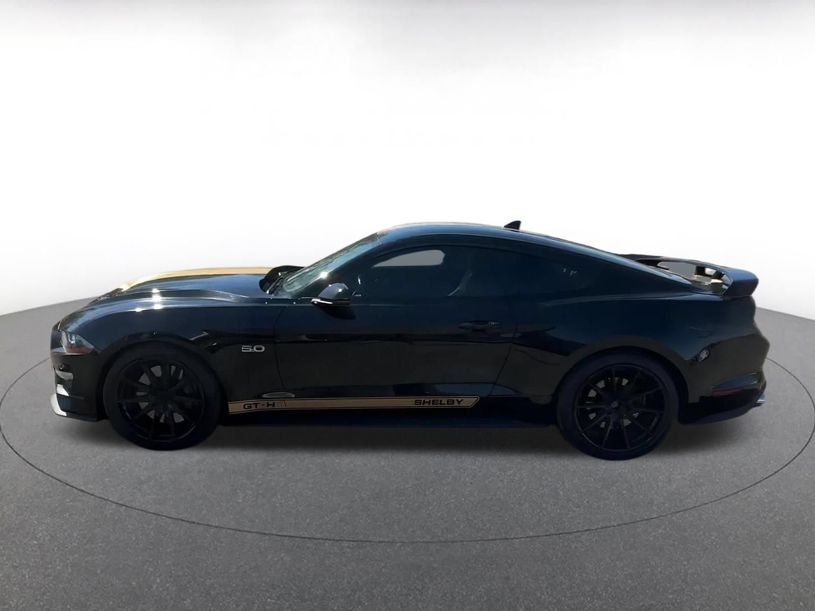 Thumbnail: 2022 Ford Mustang - 6