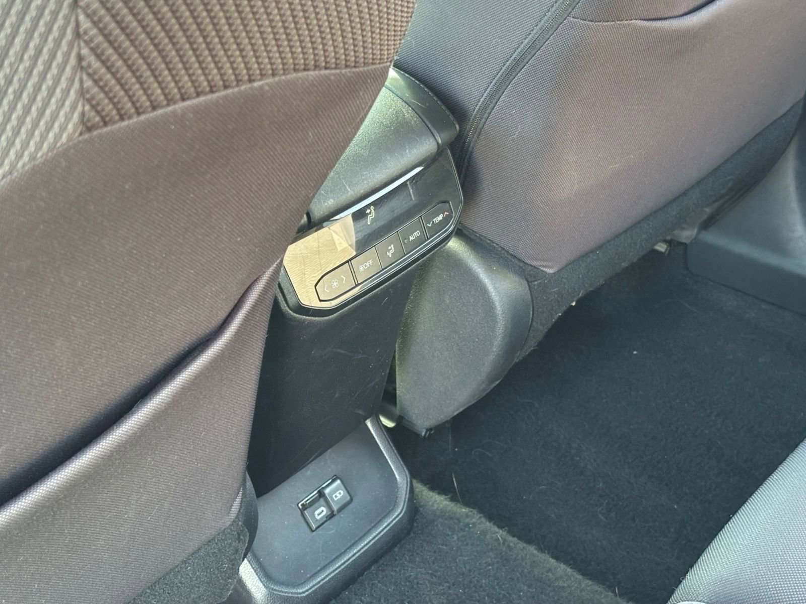 Thumbnail: 2025 Toyota Highlander - 24