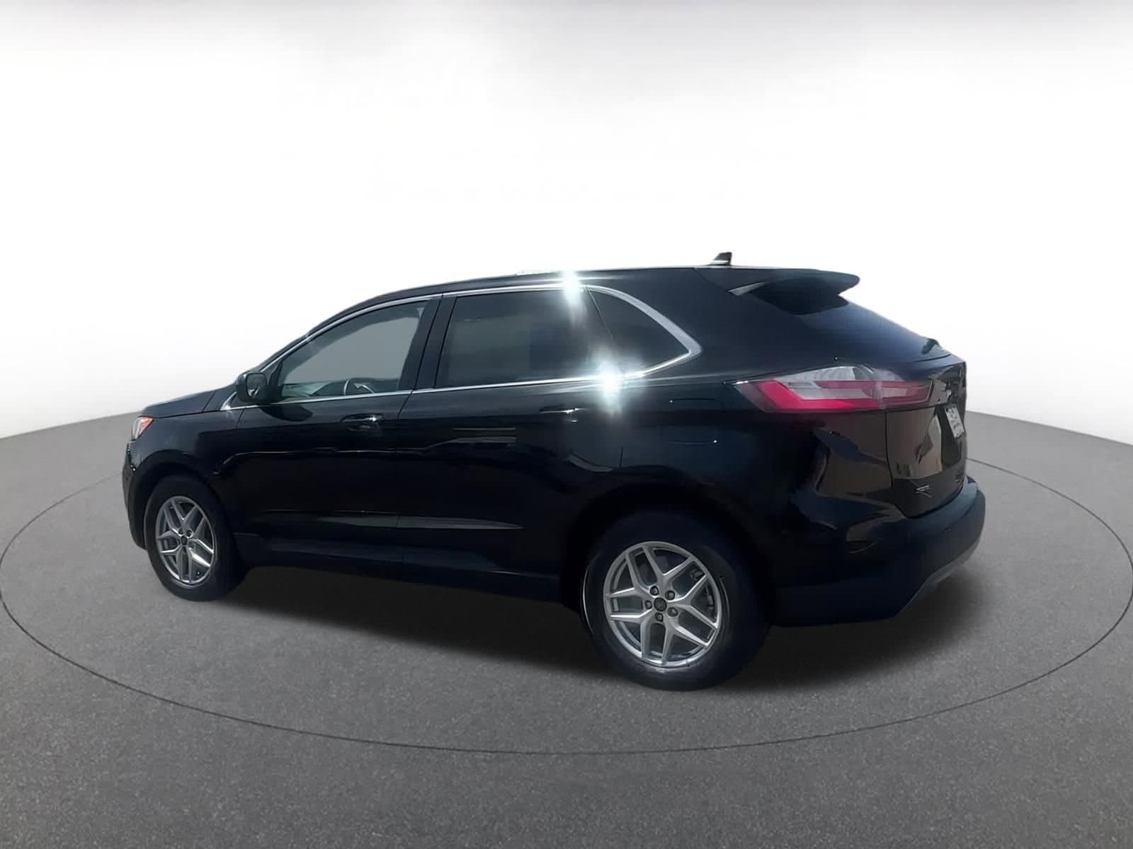 Thumbnail: 2024 Ford Edge - 15