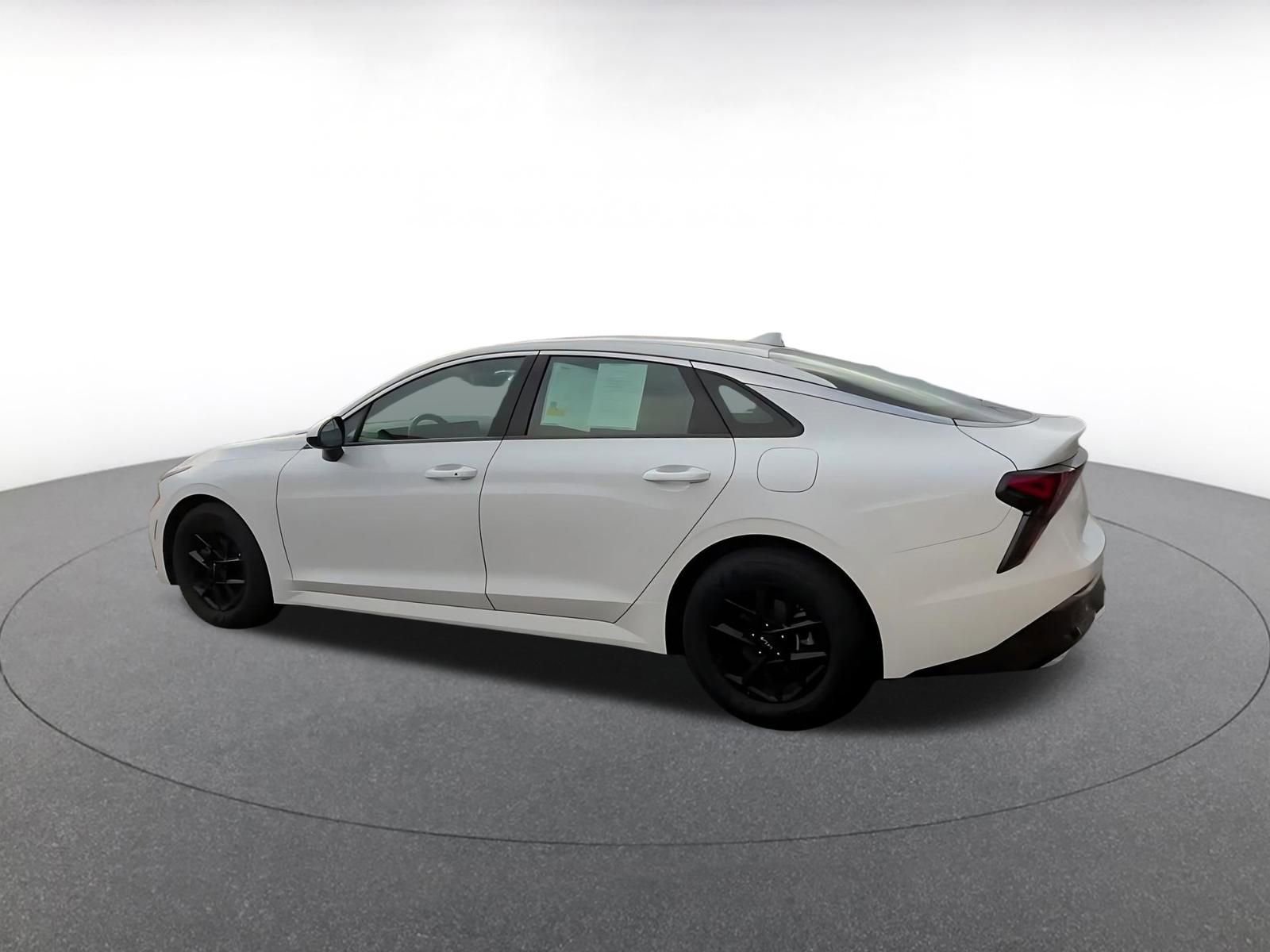 Thumbnail: 2025 Kia K5 - 10