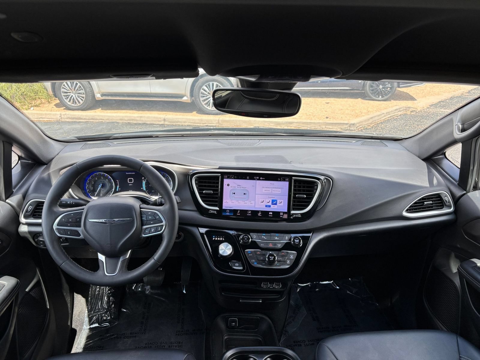 Thumbnail: 2025 Chrysler Pacifica - 35