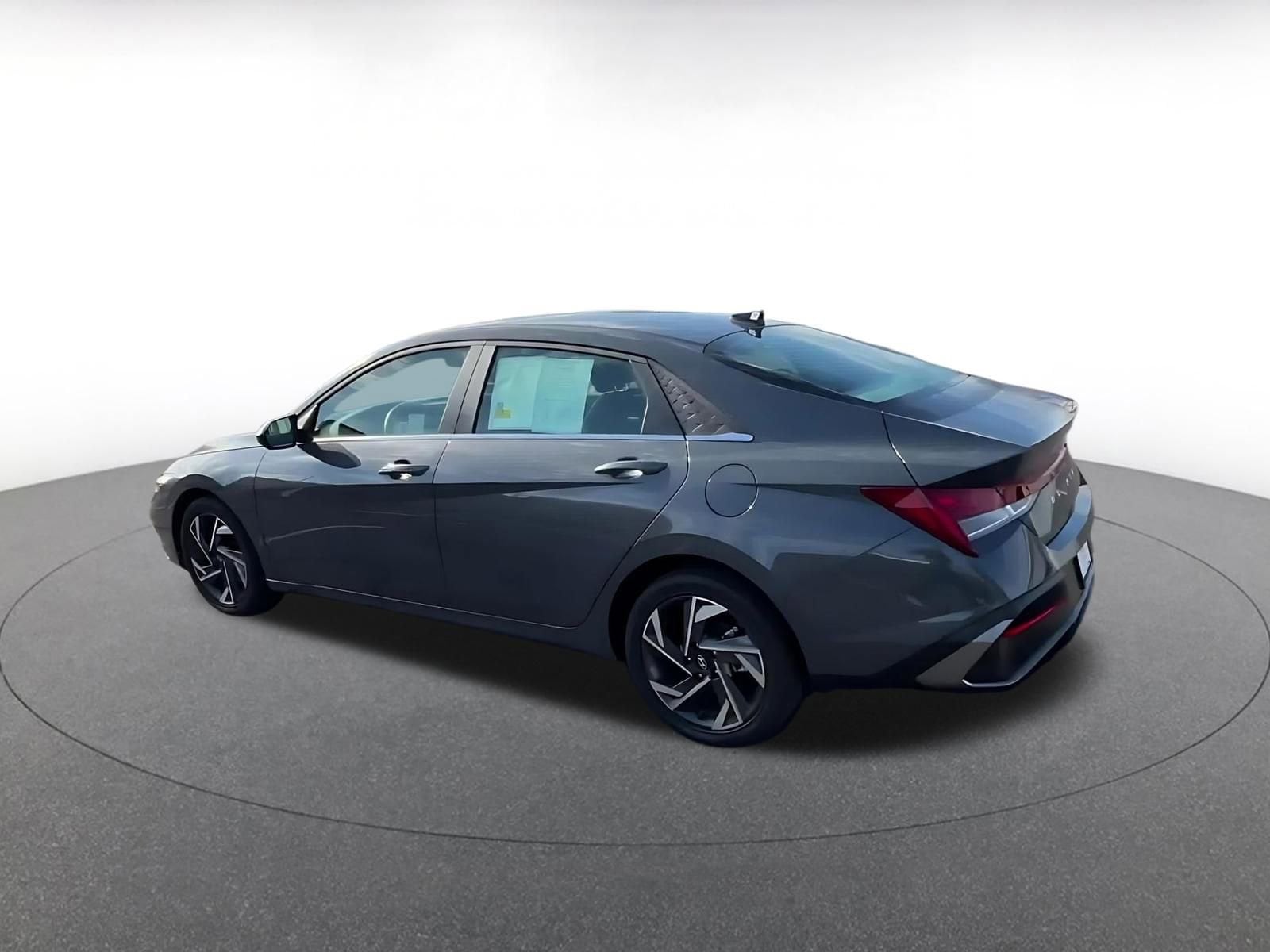 Thumbnail: 2025 Hyundai Elantra - 10