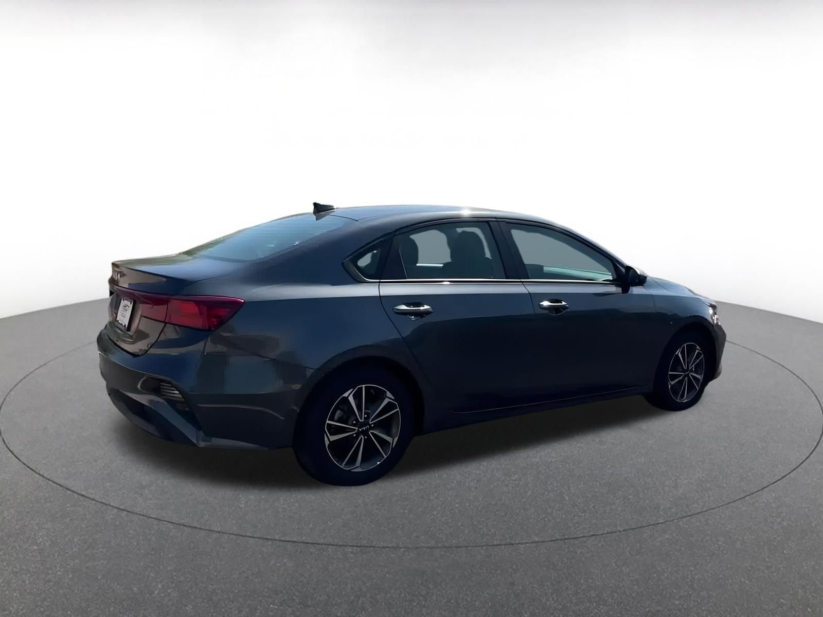 Thumbnail: 2023 Kia Forte - 14
