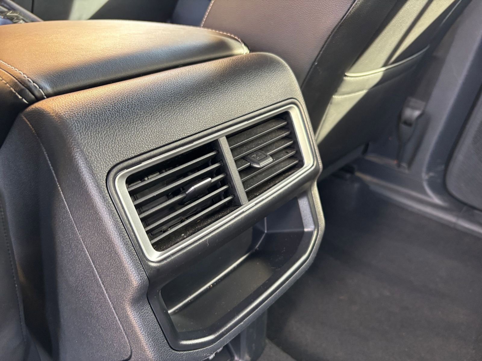 Thumbnail: 2025 Volkswagen Atlas - 24