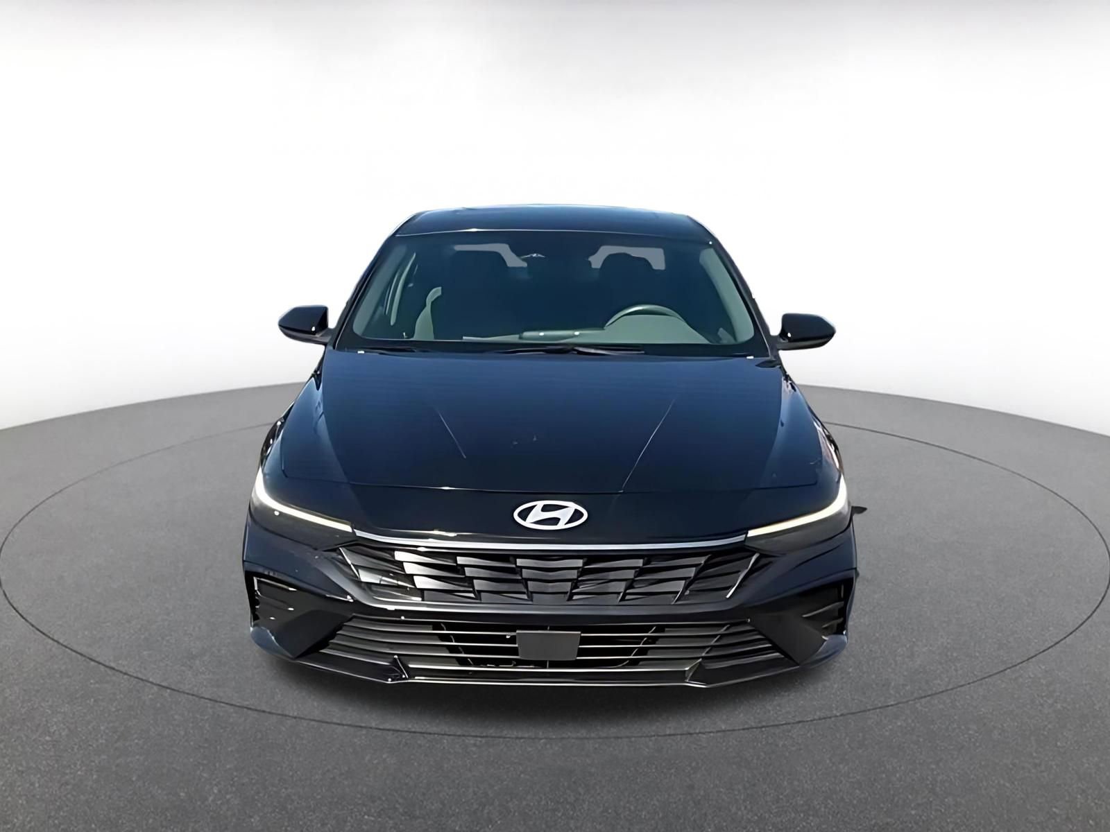 Thumbnail: 2025 Hyundai Elantra - 4