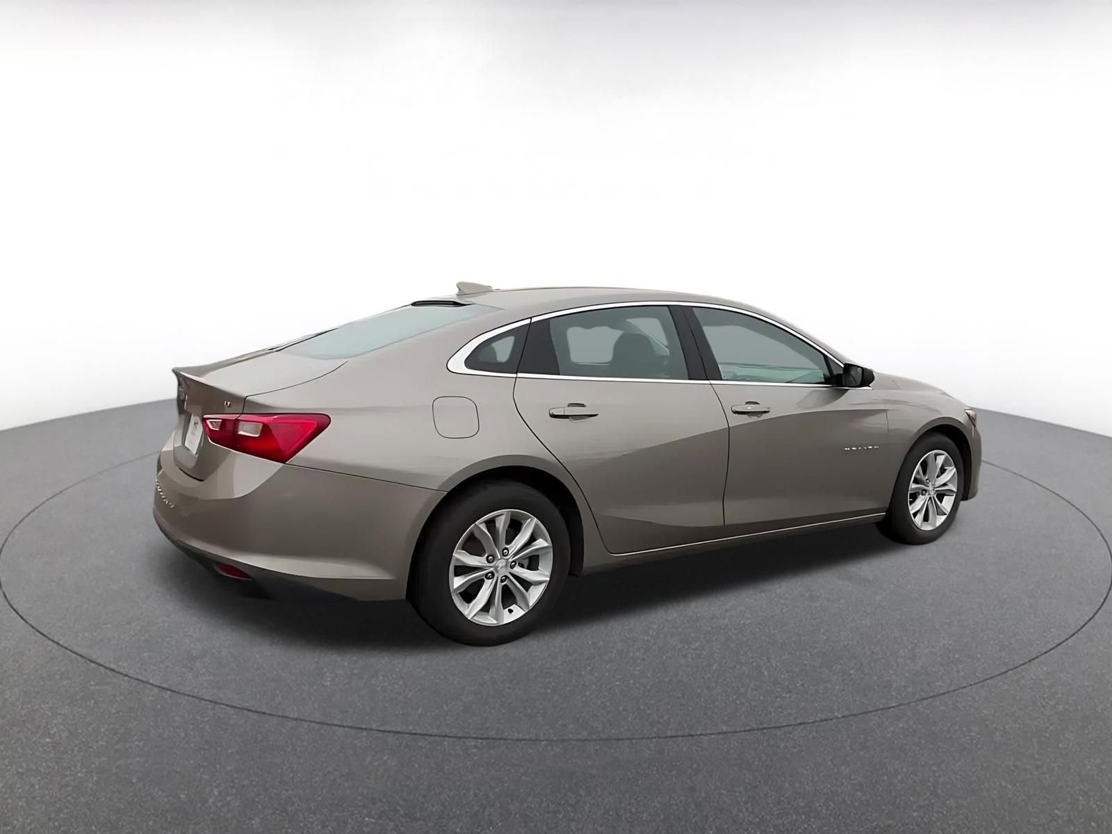 Thumbnail: 2023 Chevrolet Malibu - 15