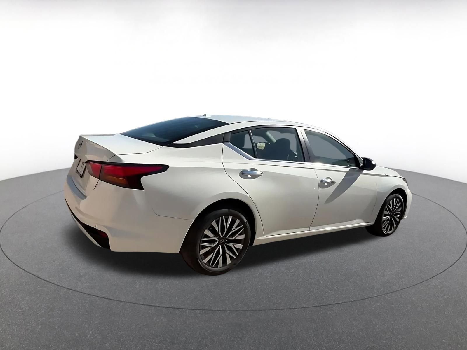 Thumbnail: 2025 Nissan Altima - 14