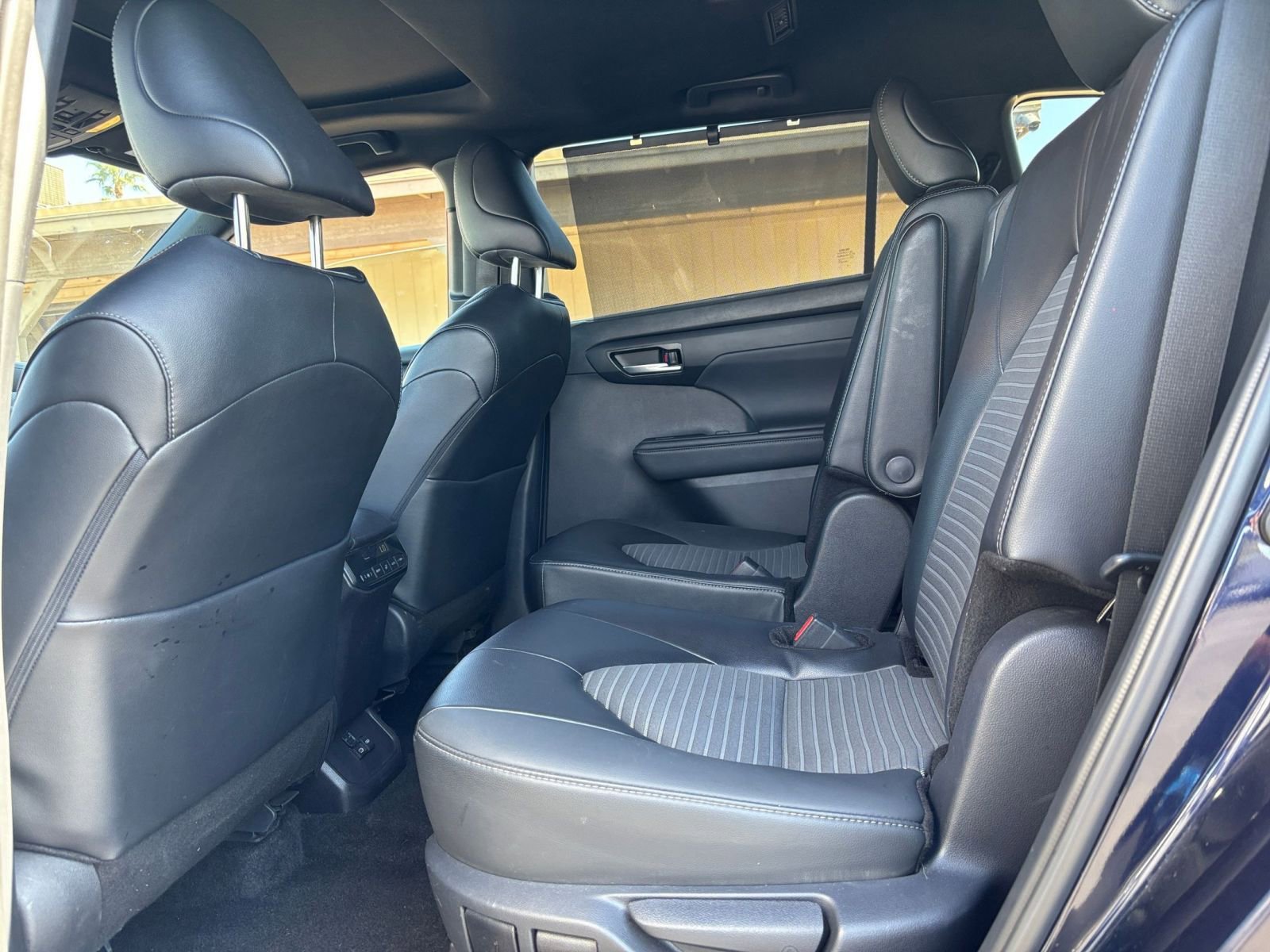 Thumbnail: 2025 Toyota Highlander - 27