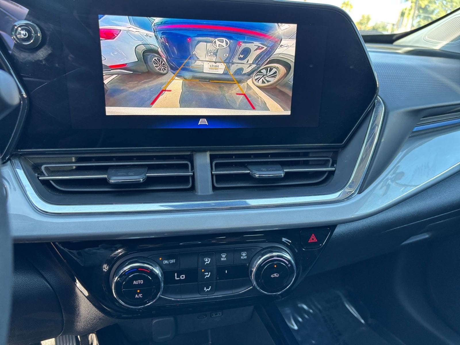 Thumbnail: 2025 Chevrolet Trax - 17