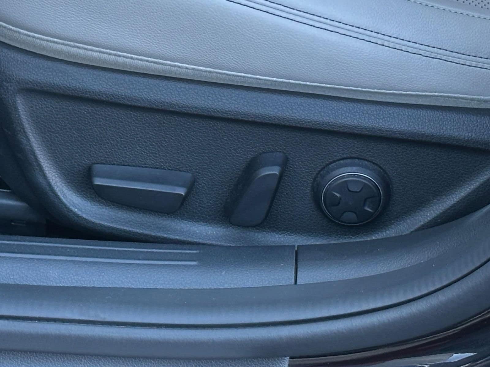 Thumbnail: 2025 Genesis G70 - 23