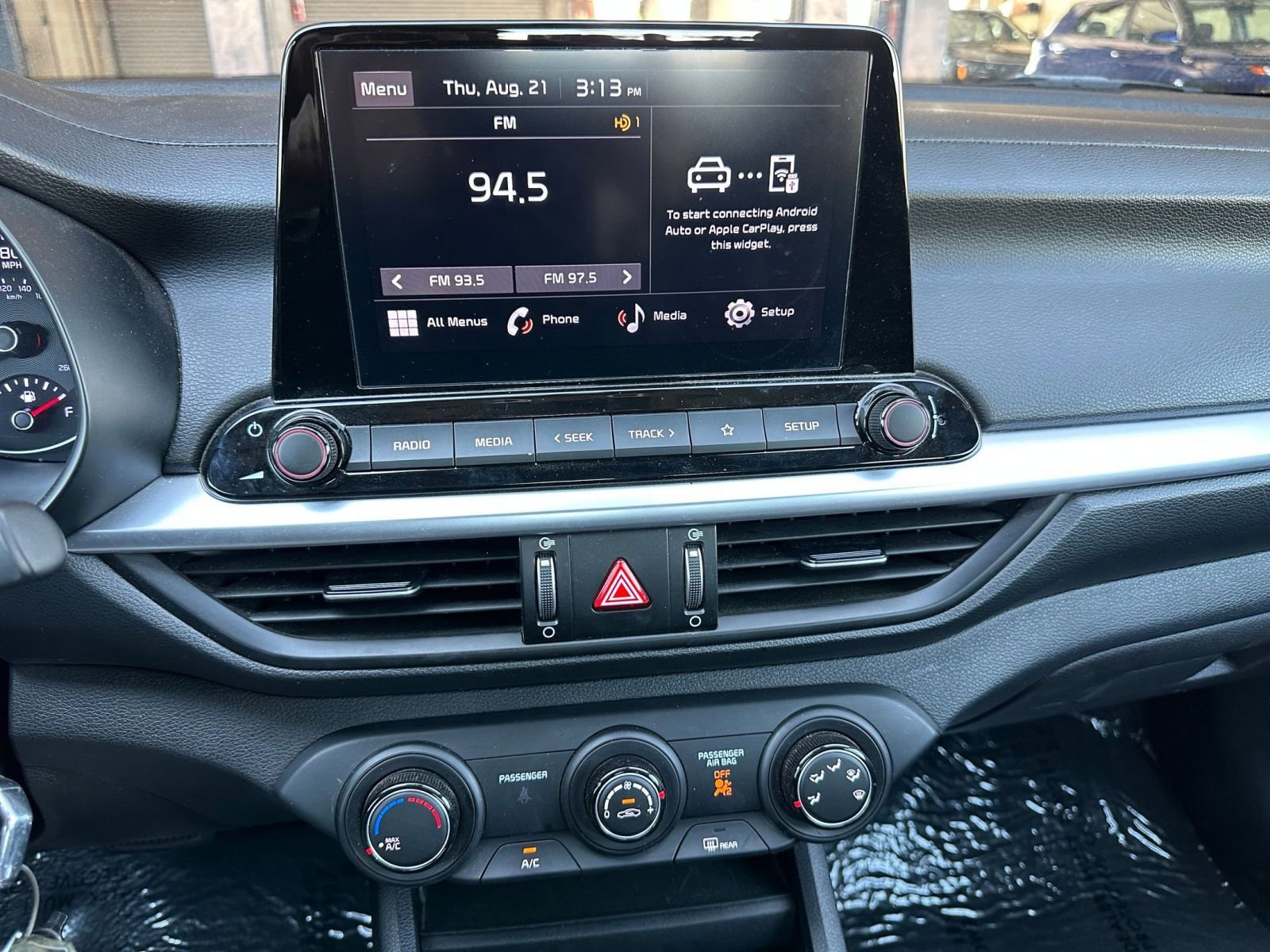 Thumbnail: 2023 Kia Forte - 18