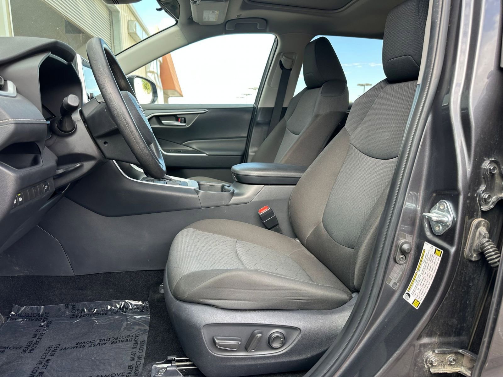 Thumbnail: 2025 Toyota RAV4 - 28