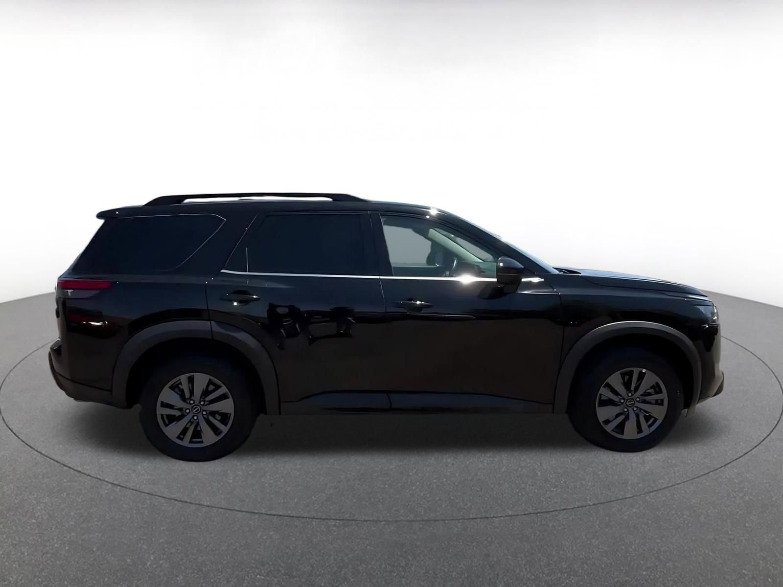 Thumbnail: 2025 Nissan Pathfinder - 16