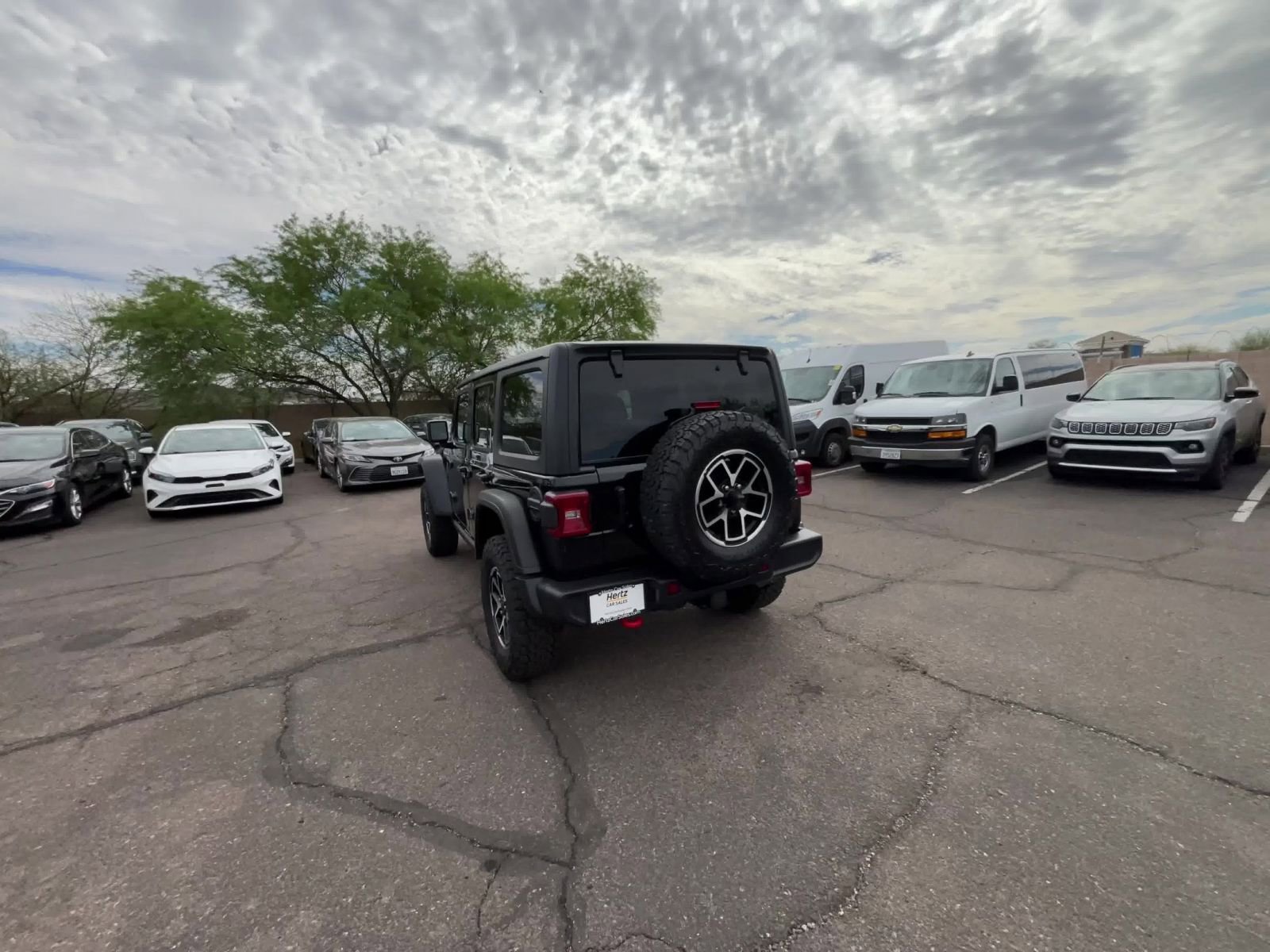 Thumbnail: 2025 Jeep Wrangler - 16