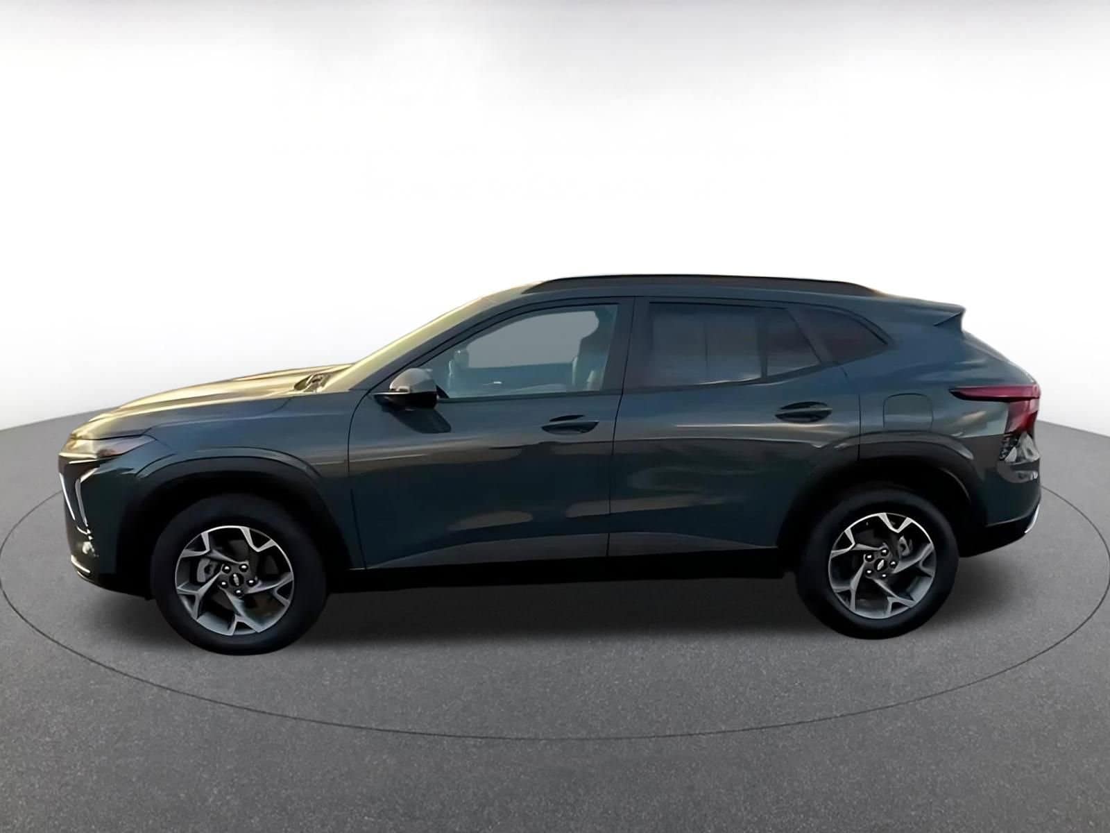 Thumbnail: 2025 Chevrolet Trax - 9