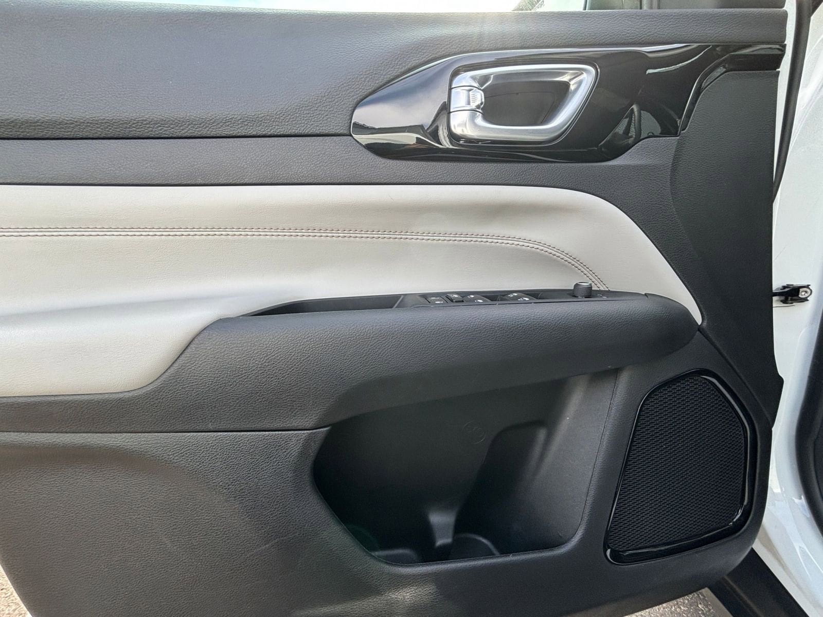 Thumbnail: 2025 Jeep Compass - 20