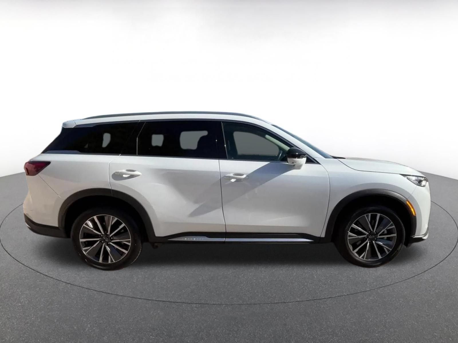 Thumbnail: 2026 INFINITI QX60 - 16