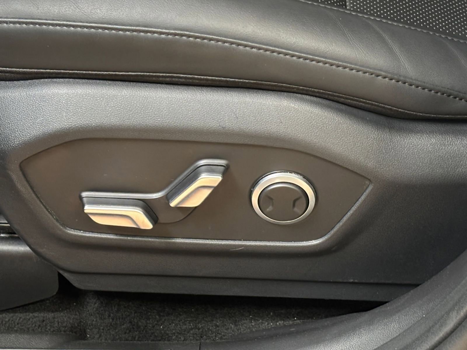 Thumbnail: 2025 Hyundai Santa Fe - 22