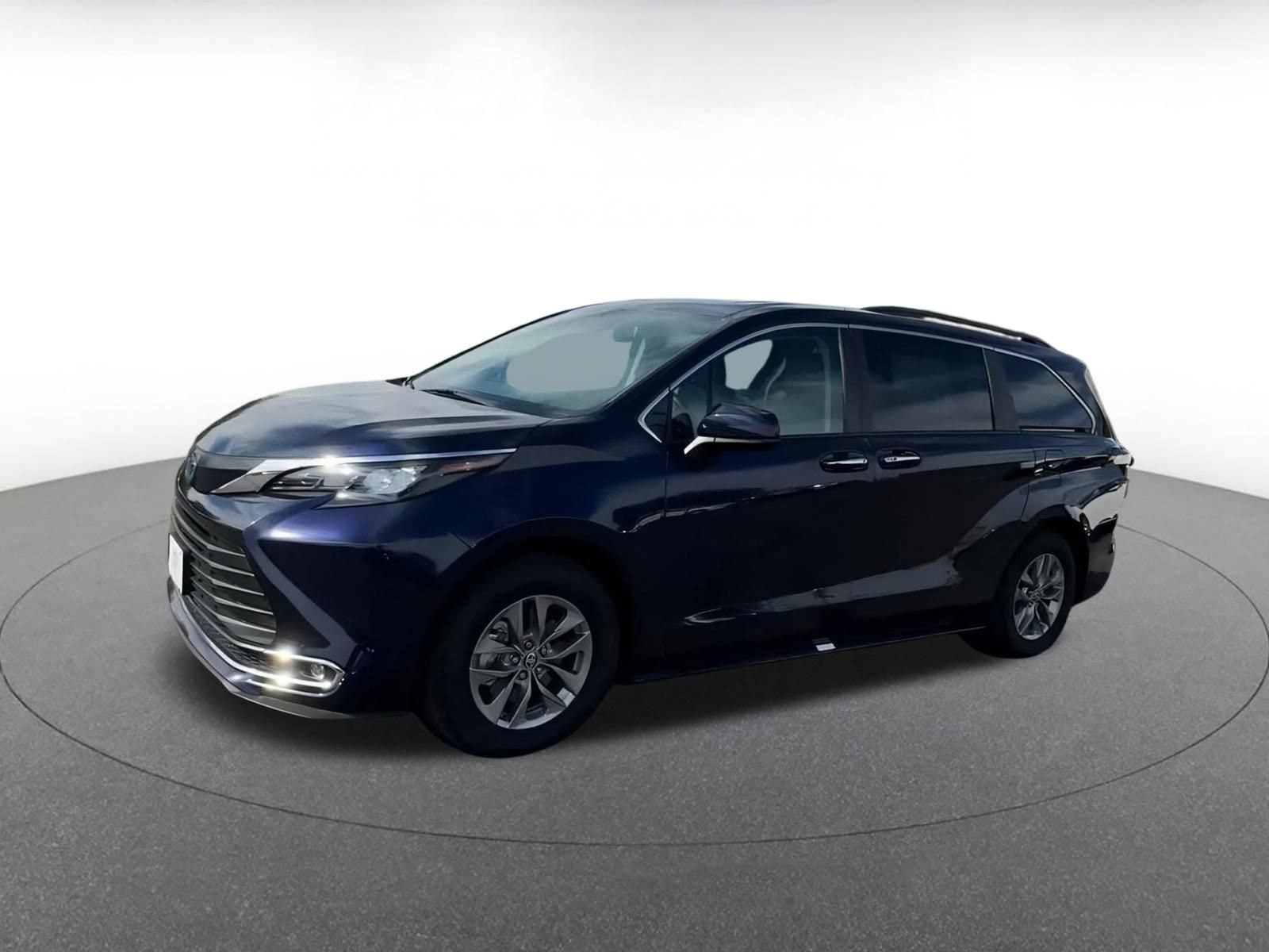 Thumbnail: 2024 Toyota Sienna - 8