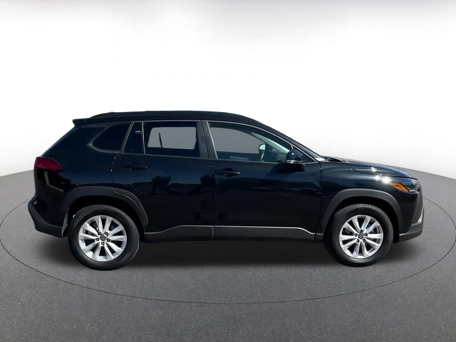 Thumbnail: 2025 Toyota Corolla Cross - 16