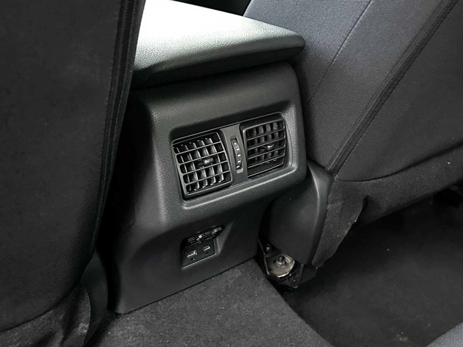 Thumbnail: 2025 Toyota Camry - 23