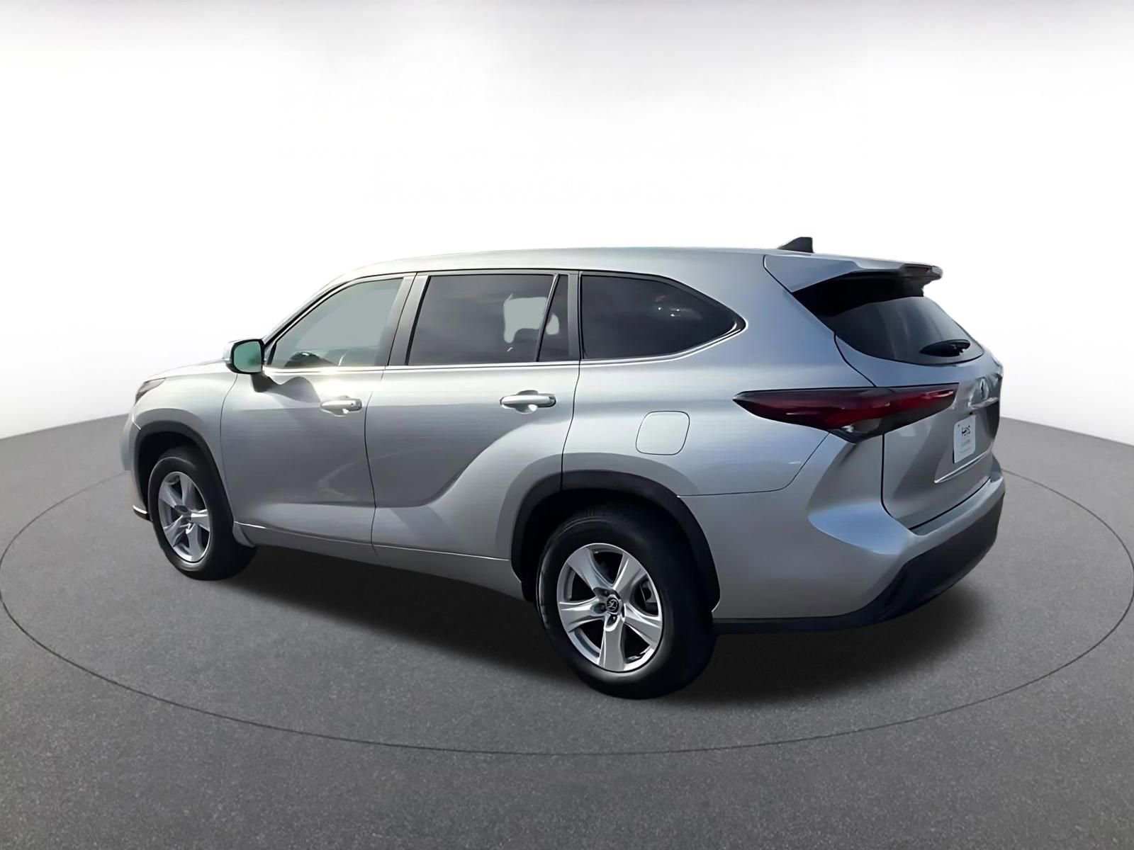 Thumbnail: 2025 Toyota Highlander - 10