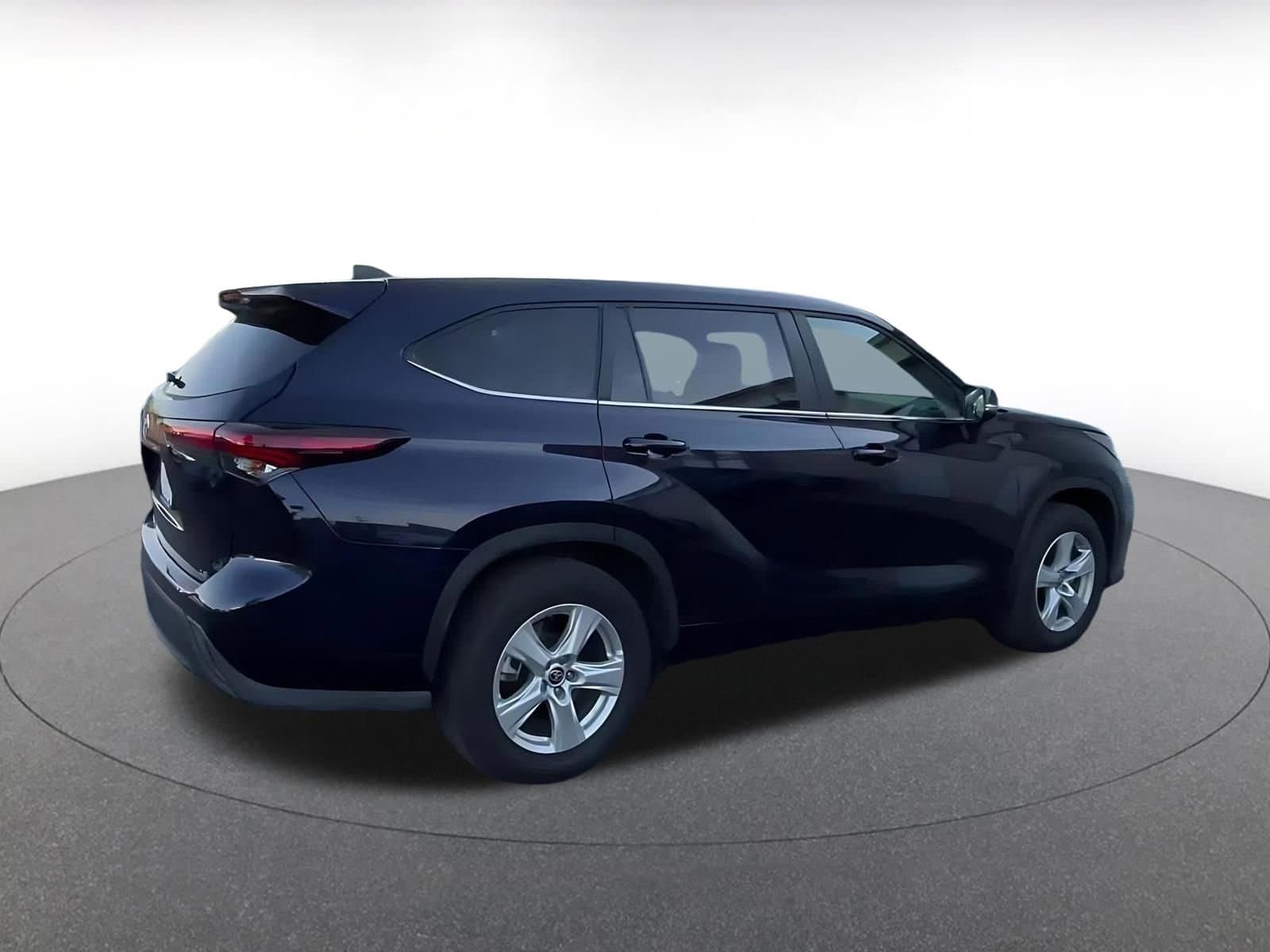 Thumbnail: 2025 Toyota Highlander - 15