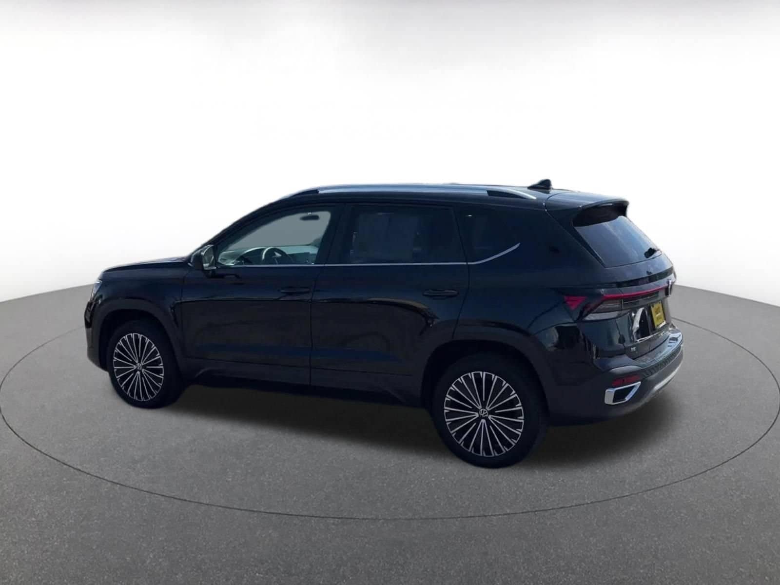Thumbnail: 2026 Volkswagen Taos - 8