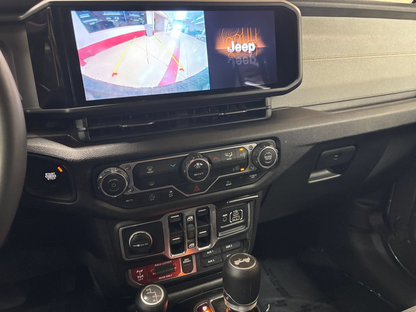 Thumbnail: 2025 Jeep Wrangler - 14