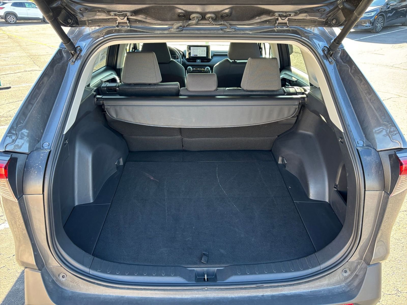 Thumbnail: 2025 Toyota RAV4 - 33