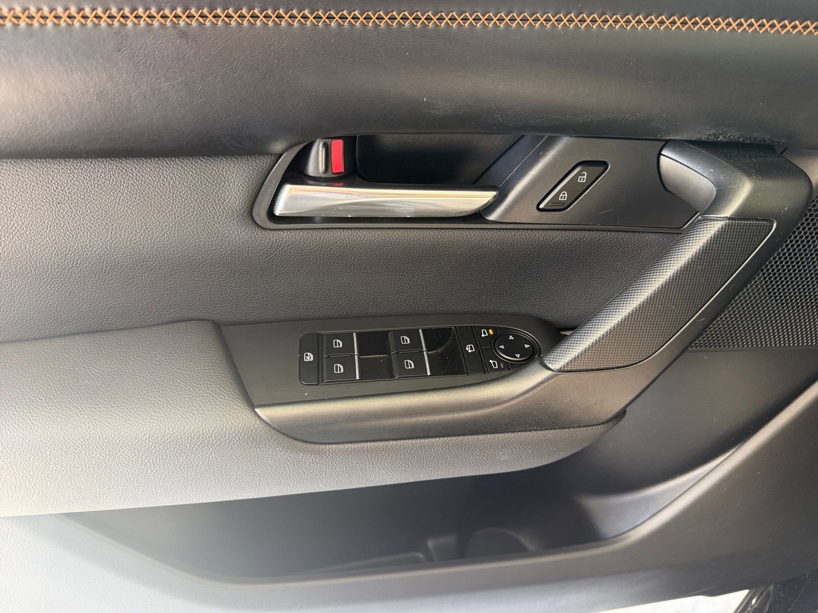 Thumbnail: 2025 Mazda CX-50 - 18