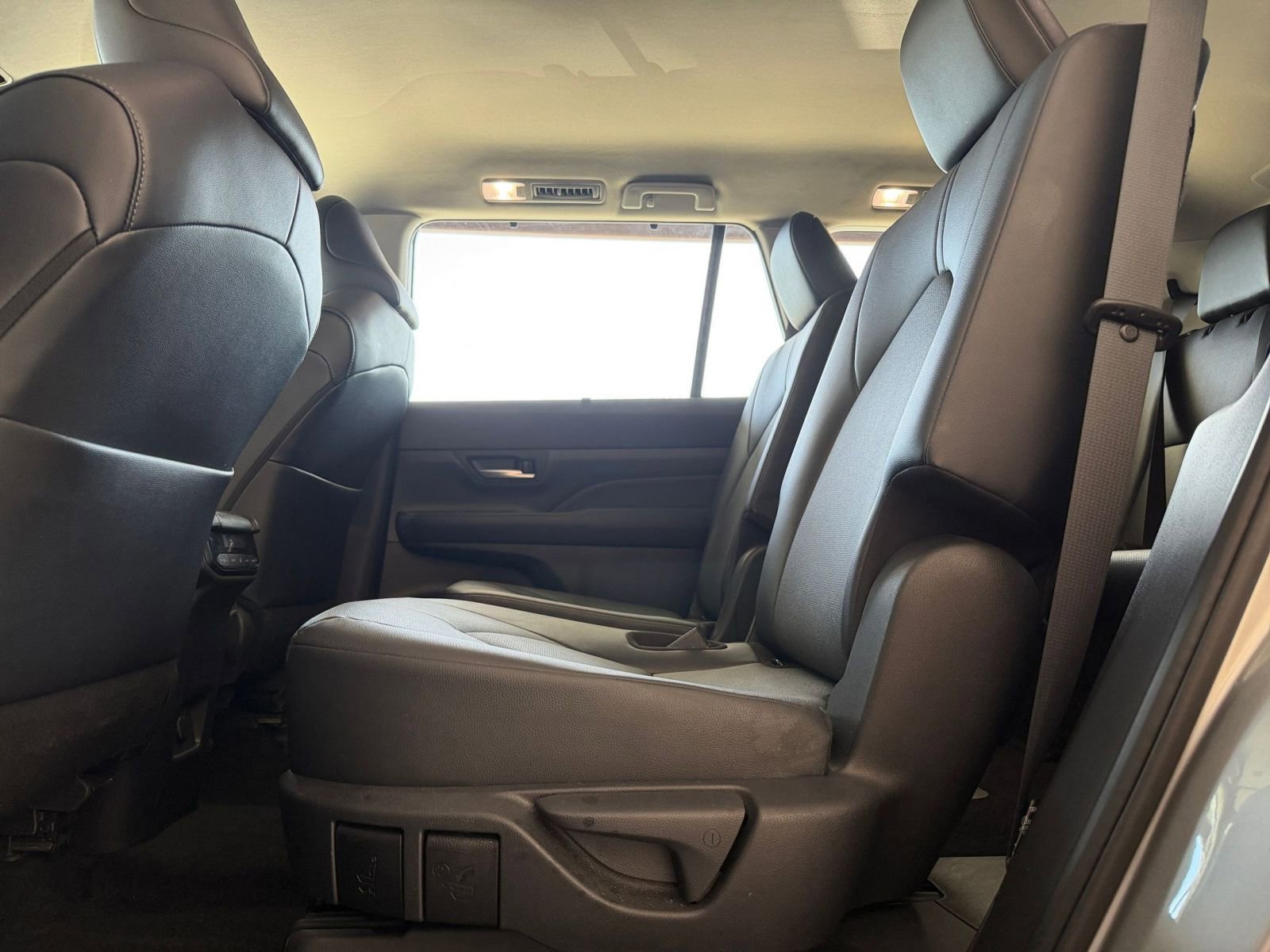 Thumbnail: 2025 Toyota Grand Highlander - 27