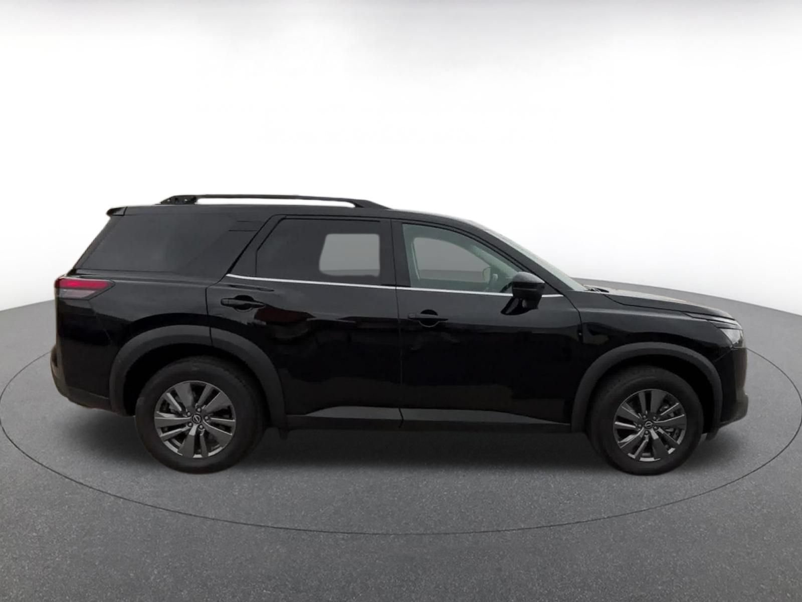 Thumbnail: 2025 Nissan Pathfinder - 16