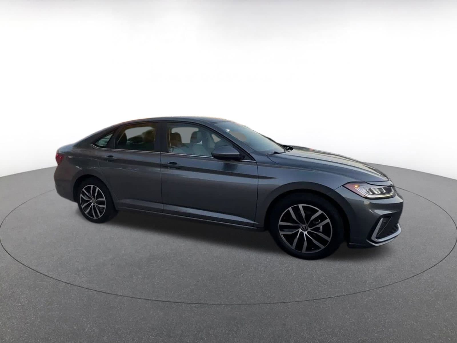 Thumbnail: 2025 Volkswagen Jetta - 2