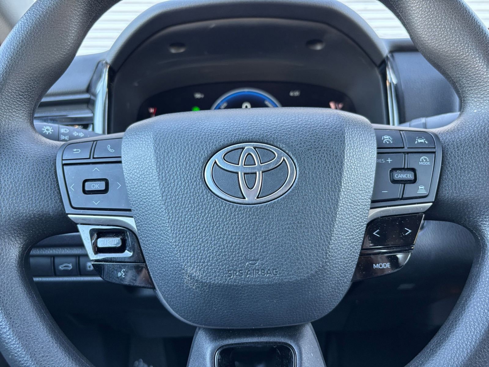 Thumbnail: 2025 Toyota Camry - 27