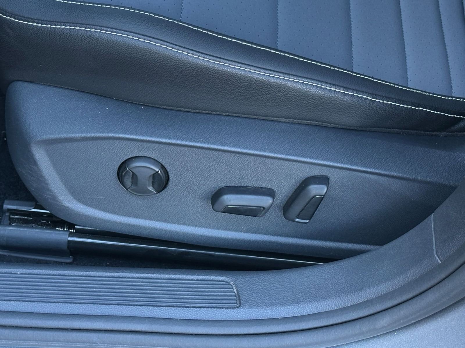 Thumbnail: 2025 Volkswagen Jetta - 24