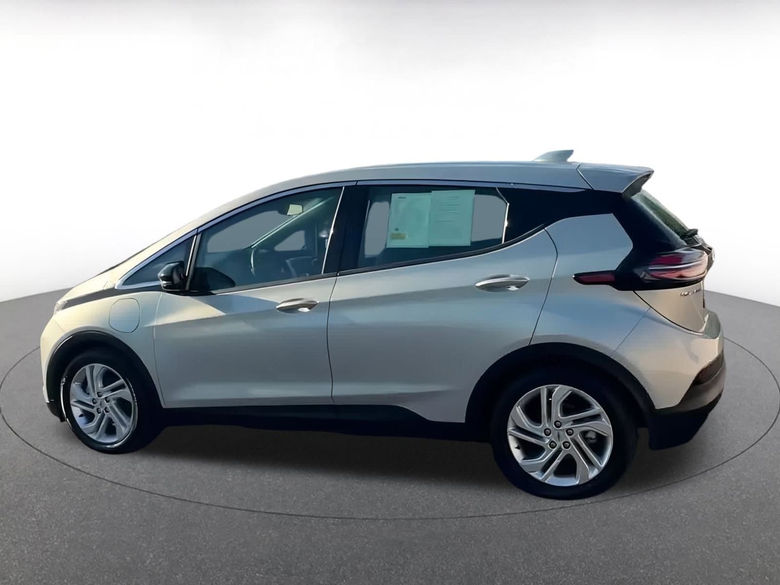 Thumbnail: 2023 Chevrolet Bolt EV - 10