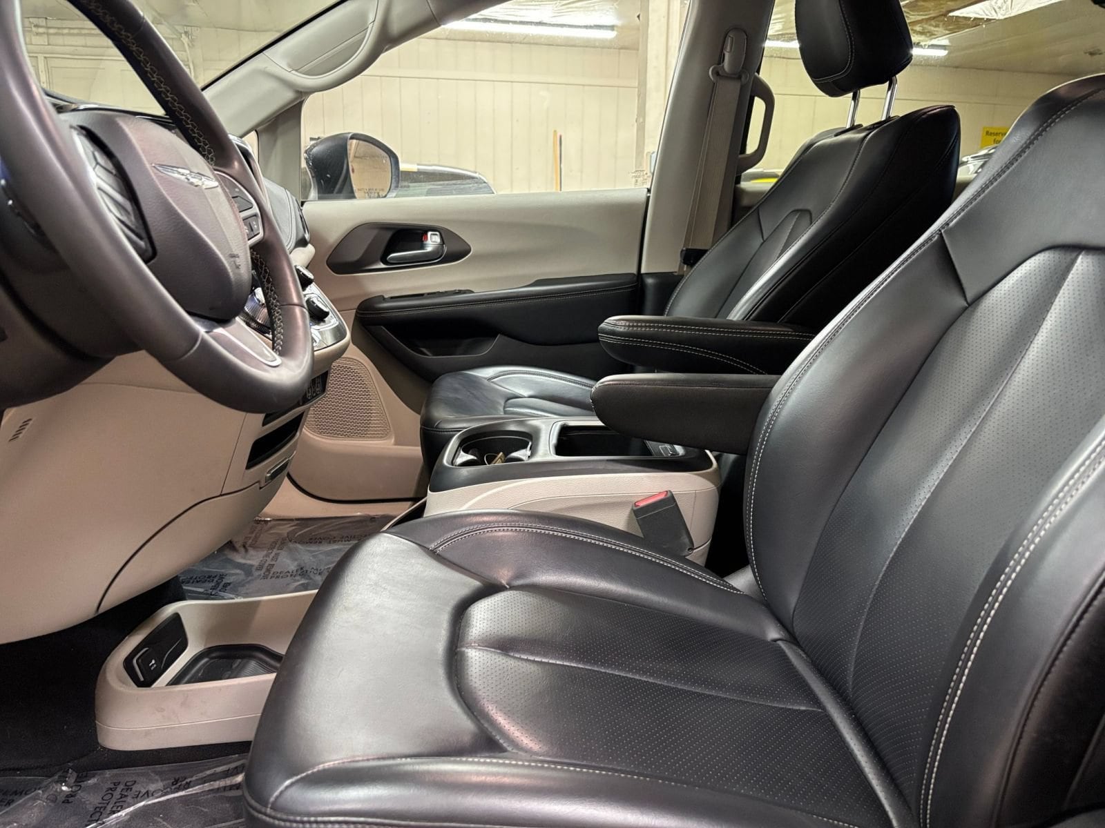 Thumbnail: 2023 Chrysler Pacifica - 28