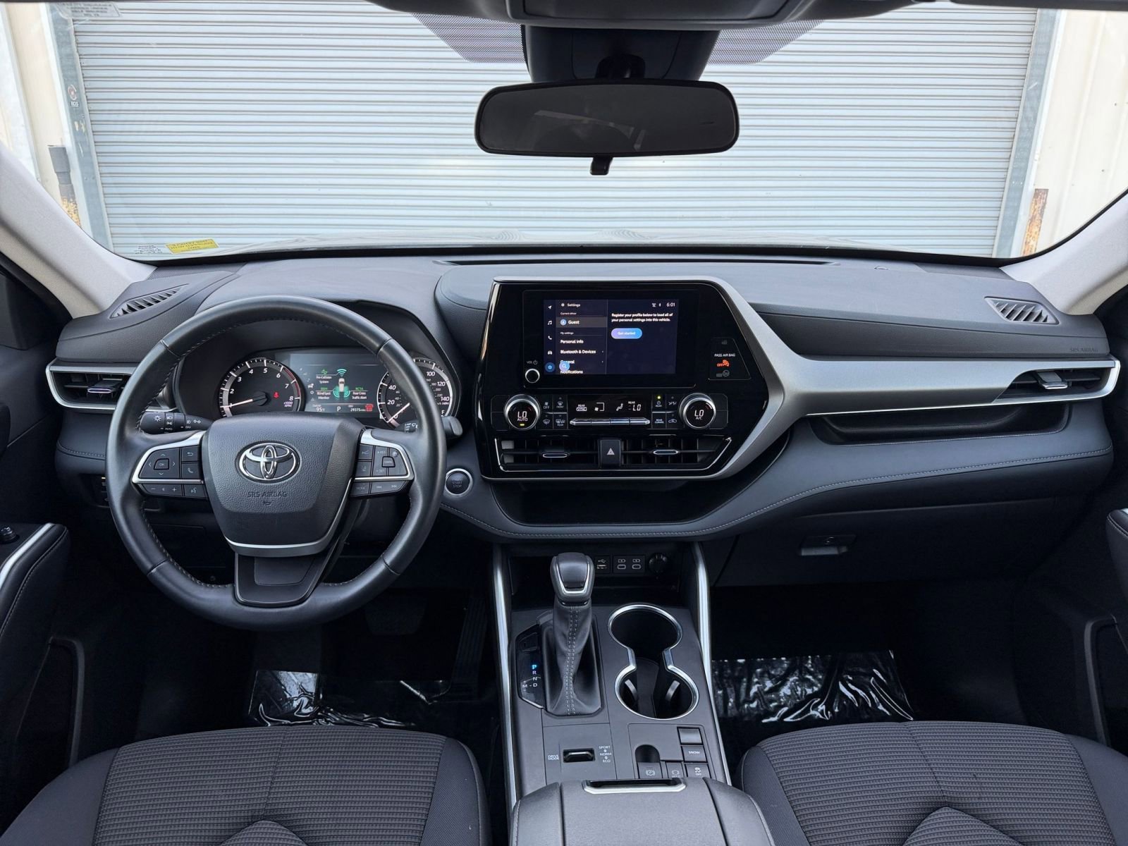 Thumbnail: 2025 Toyota Highlander - 35