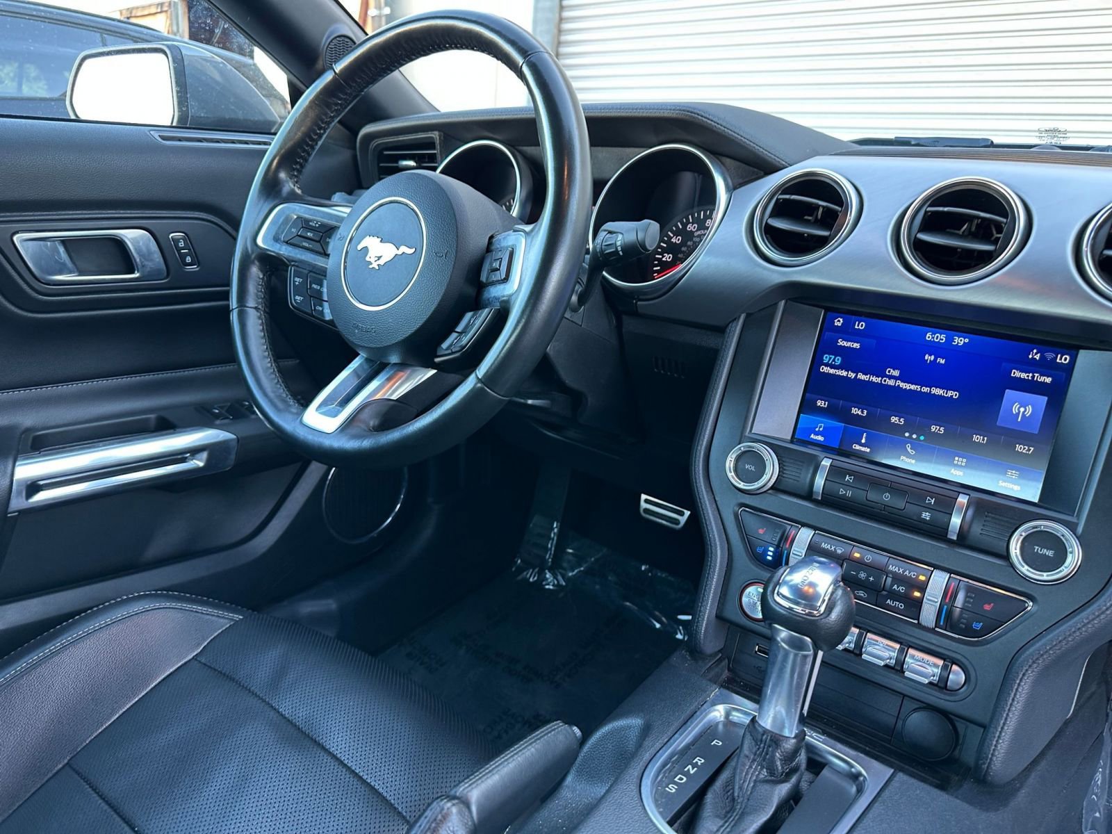 2023 Ford Mustang  33